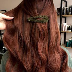 Modelo | Redken | Banner