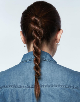 A trança-corda é um penteado fácil que qualquer pessoa consegue fazer.